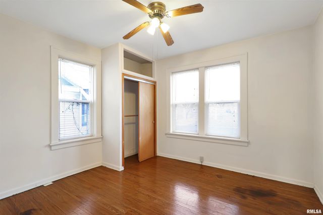 1019 N FARMINGTON Road, Peoria, IL 61606