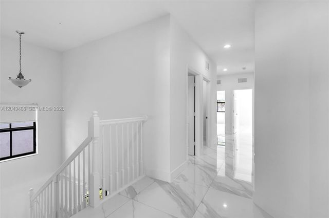 8850 NW 99th Path, Doral, FL 33178