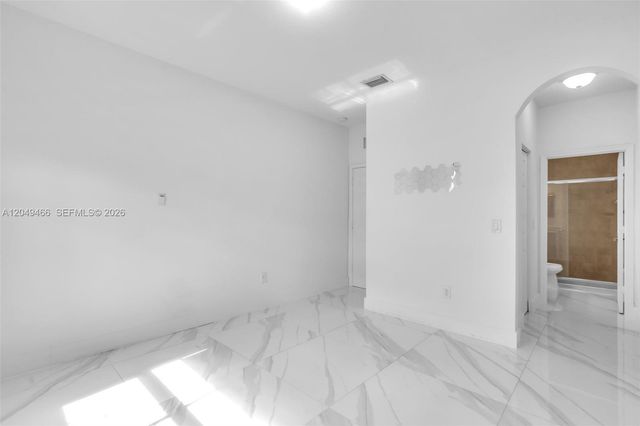 8850 NW 99th Path, Doral, FL 33178