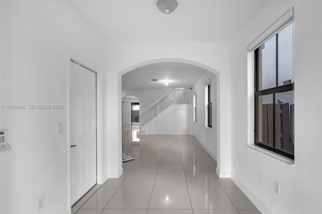 8850 NW 99th Path, Doral, FL 33178