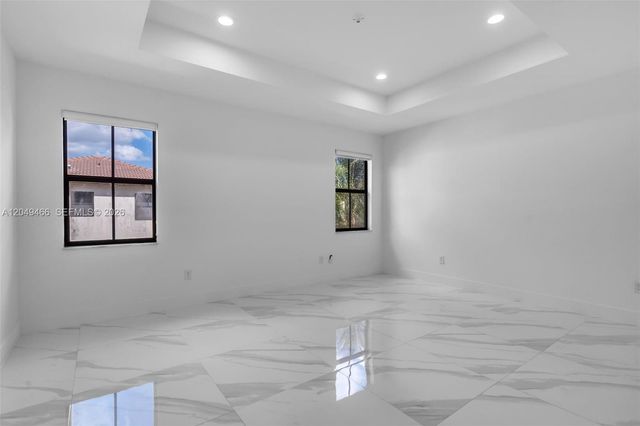 8850 NW 99th Path, Doral, FL 33178