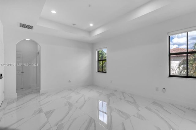 8850 NW 99th Path, Doral, FL 33178