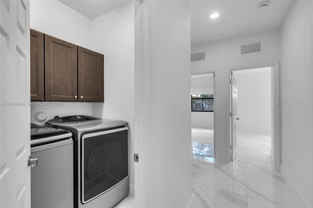 8850 NW 99th Path, Doral, FL 33178