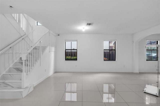 8850 NW 99th Path, Doral, FL 33178