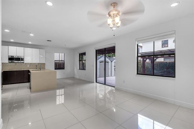 8850 NW 99th Path, Doral, FL 33178