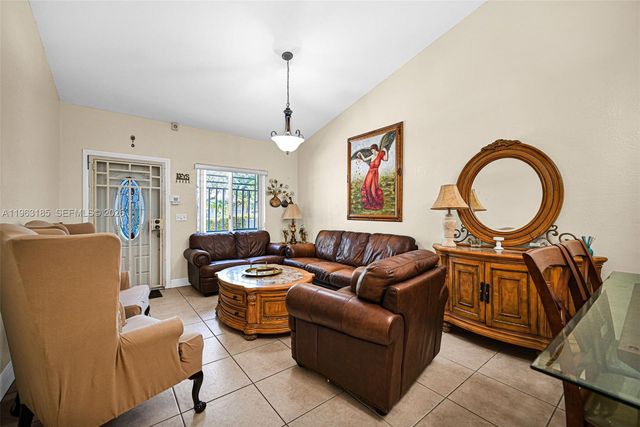 940 NE 13th Ave, Homestead, FL 33033