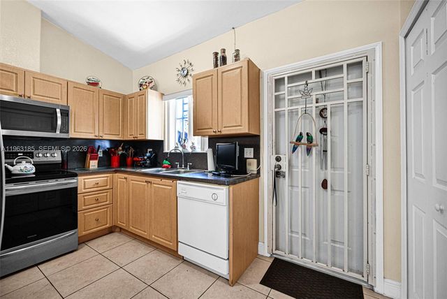 940 NE 13th Ave, Homestead, FL 33033