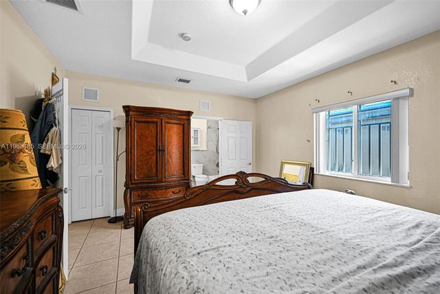 940 NE 13th Ave, Homestead, FL 33033