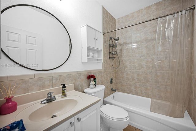 940 NE 13th Ave, Homestead, FL 33033