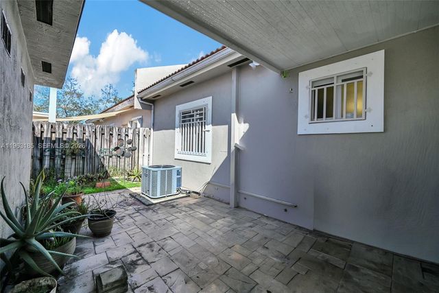 940 NE 13th Ave, Homestead, FL 33033