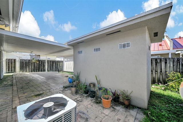 940 NE 13th Ave, Homestead, FL 33033