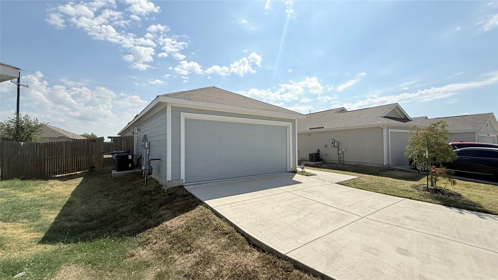 1005 Desert Willow Drive, Princeton, TX 75407