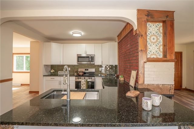12800 Redwood Avenue NW, Uniontown, OH 44685