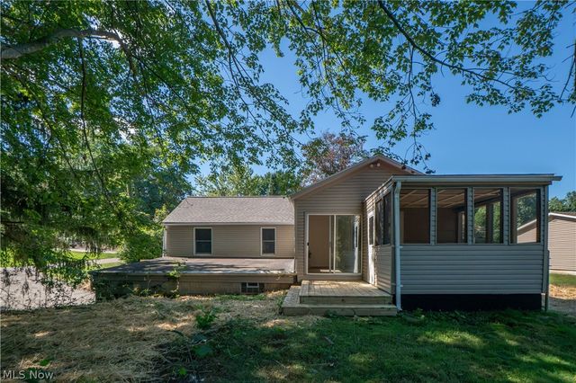 12800 Redwood Avenue NW, Uniontown, OH 44685