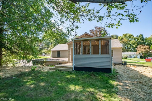 12800 Redwood Avenue NW, Uniontown, OH 44685