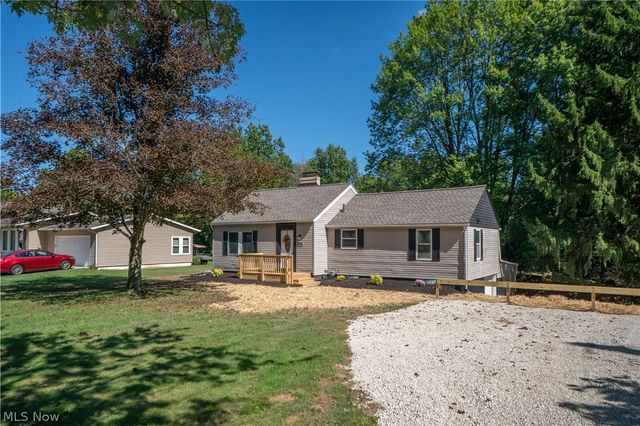 12800 Redwood Avenue NW, Uniontown, OH 44685