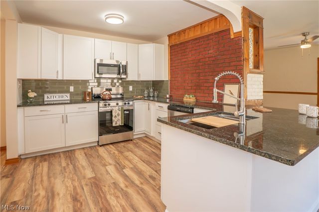 12800 Redwood Avenue NW, Uniontown, OH 44685