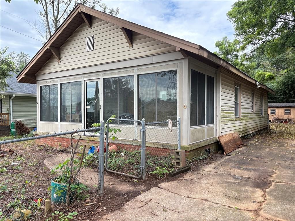 1610 Walker Place, High Point, NC 27260