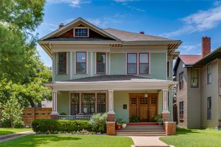 105 S Winnetka Avenue, Dallas, TX 75208