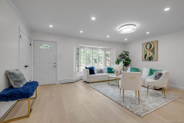 58 Briar Lane, Jericho, NY 11753