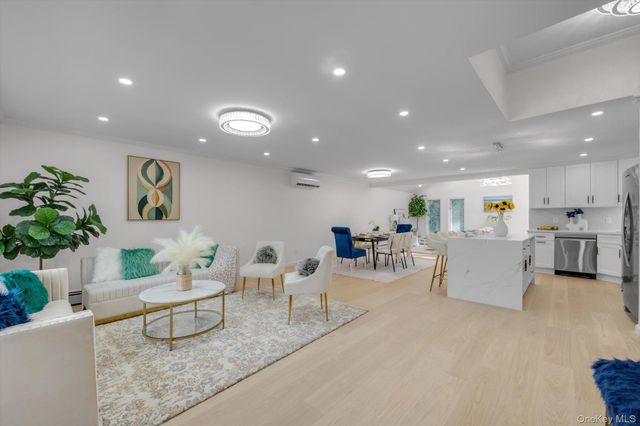 58 Briar Lane, Jericho, NY 11753