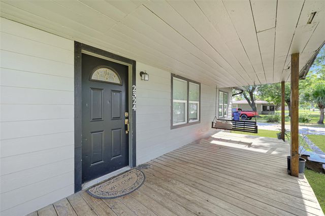 2324 13th Avenue N, Texas City, TX 77590