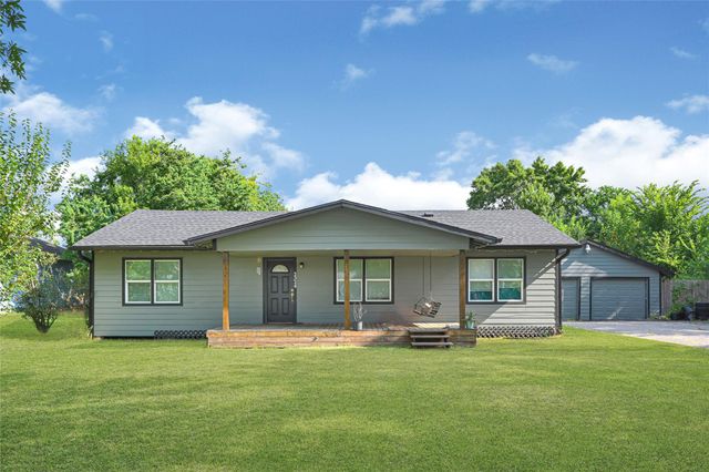 2324 13th Avenue N, Texas City, TX 77590