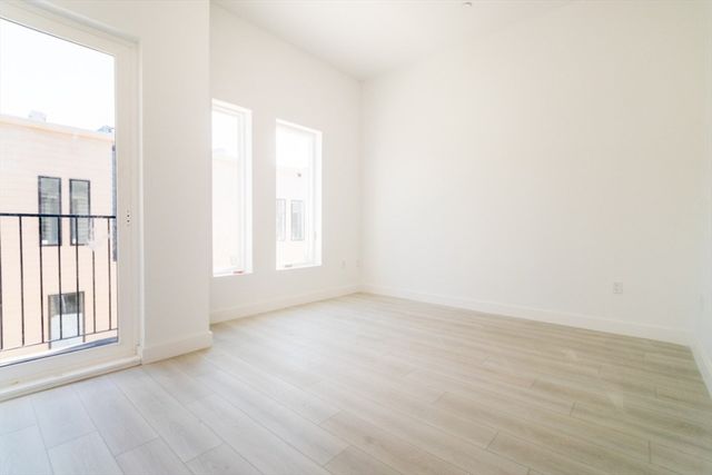 150 Williams 7, Chelsea, MA 02150