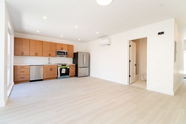 150 Williams 7, Chelsea, MA 02150