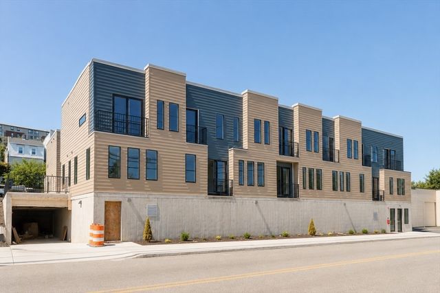 150 Williams 7, Chelsea, MA 02150