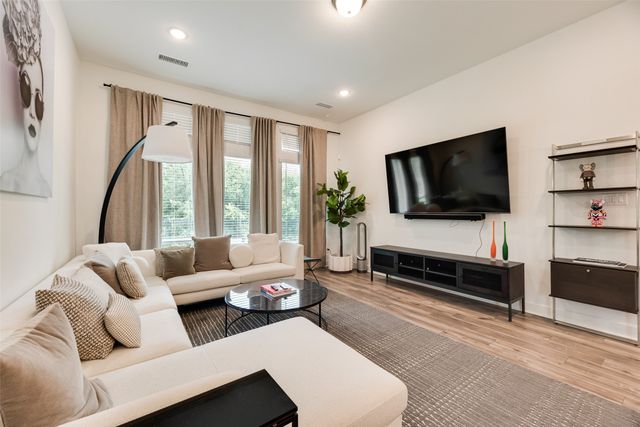 820 Filly, Aubrey, TX 76227