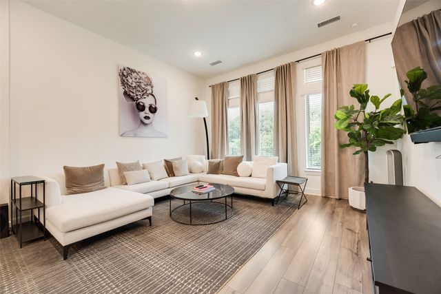 820 Filly, Aubrey, TX 76227