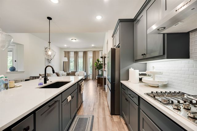 820 Filly, Aubrey, TX 76227