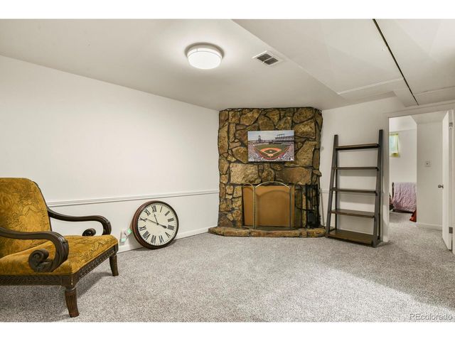 7201 Avrum Dr, Denver, CO 80221