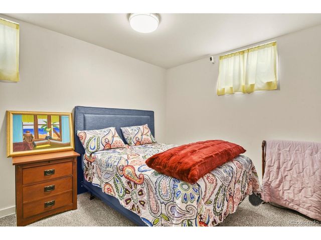 7201 Avrum Dr, Denver, CO 80221