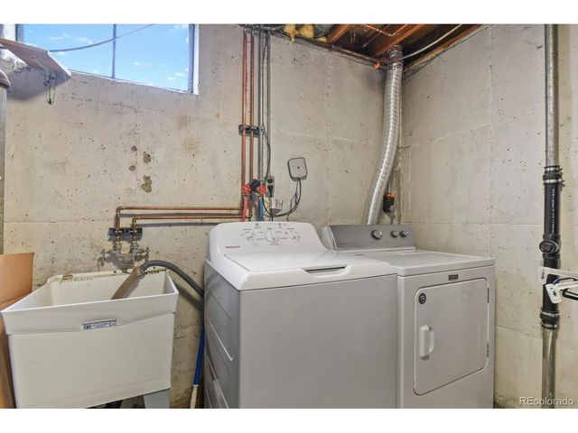 7201 Avrum Dr, Denver, CO 80221