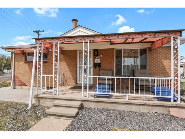 7201 Avrum Dr, Denver, CO 80221