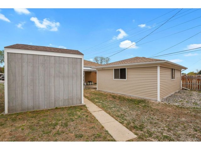 7201 Avrum Dr, Denver, CO 80221