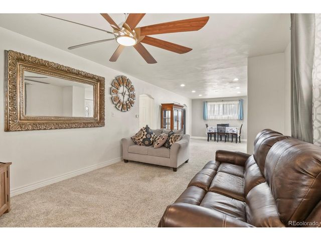 7201 Avrum Dr, Denver, CO 80221