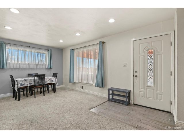 7201 Avrum Dr, Denver, CO 80221