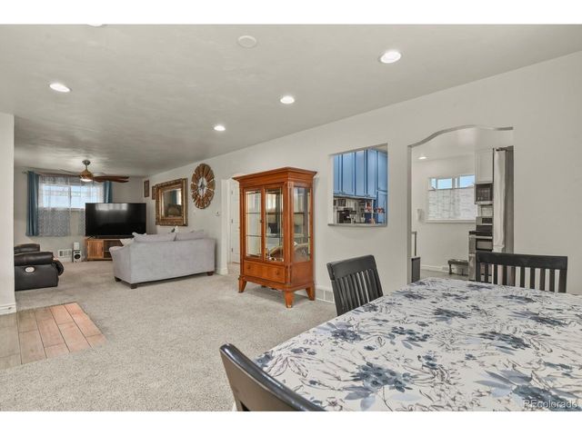 7201 Avrum Dr, Denver, CO 80221