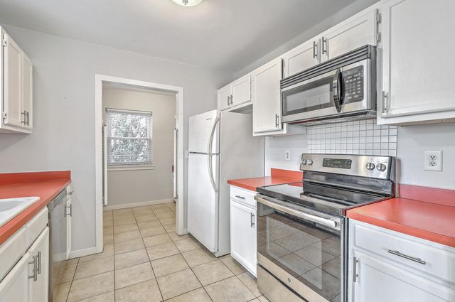 1126 Snap Dragon Court, Mount Pleasant, SC 29464