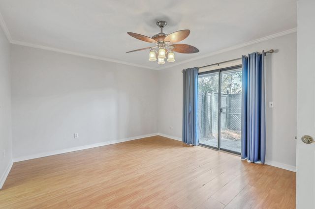 1126 Snap Dragon Court, Mount Pleasant, SC 29464