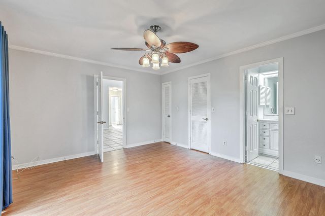 1126 Snap Dragon Court, Mount Pleasant, SC 29464