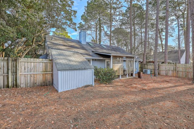 1126 Snap Dragon Court, Mount Pleasant, SC 29464