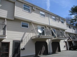 106 blackstone Village 106, Meriden, CT 06450