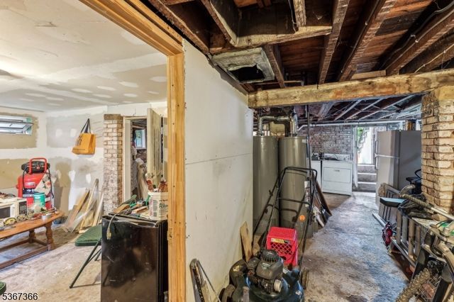 304 William St, East Orange City, NJ 07017