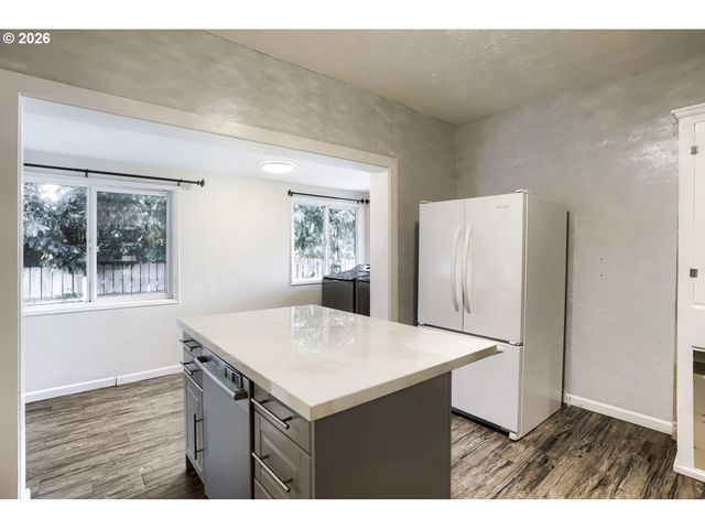2526 E 34TH St, Vancouver, WA 98663
