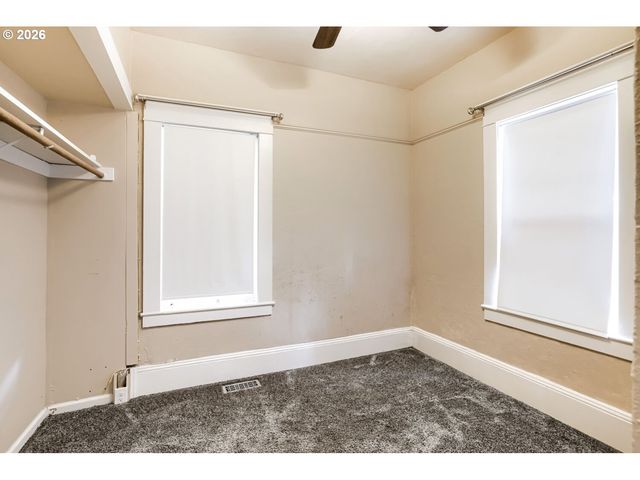 2526 E 34TH St, Vancouver, WA 98663