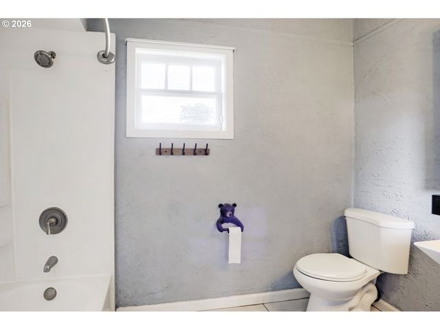 2526 E 34TH St, Vancouver, WA 98663